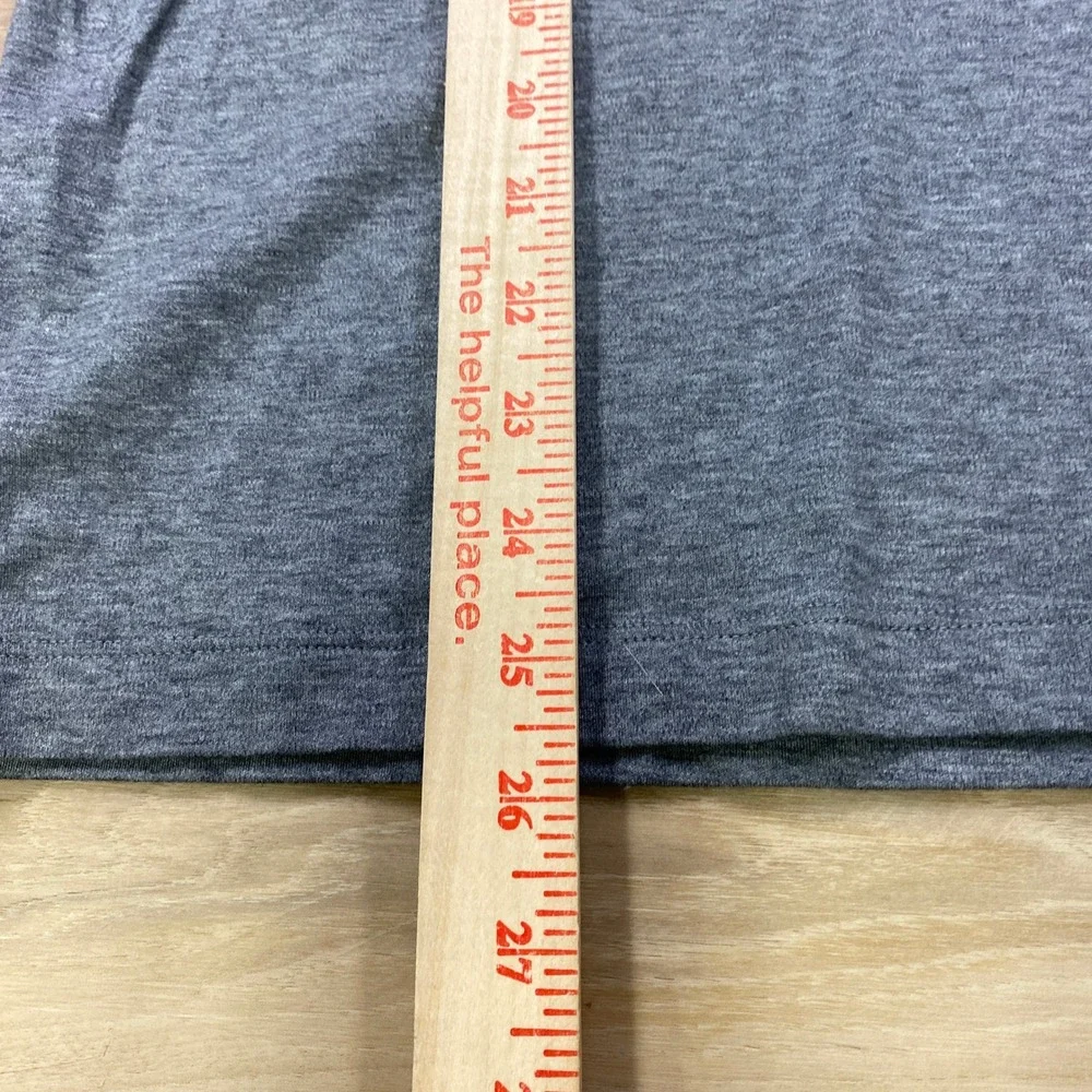 Banana Republic T-Shirt Men M Minimalist Luxury Touch Cotton V-Neck Grey Classic